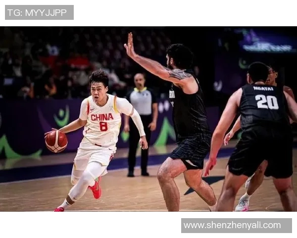 中国男篮迎战新西兰队全力争胜展现实力与团队精神